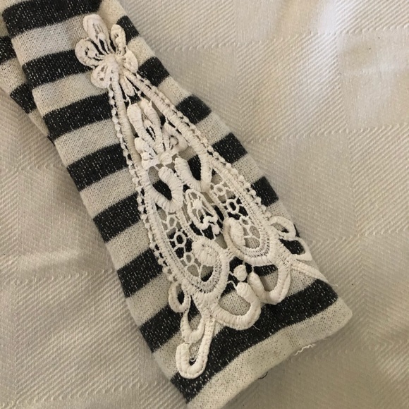 French Laundry striped shirt with accent sleeves - Picture 7 of 8